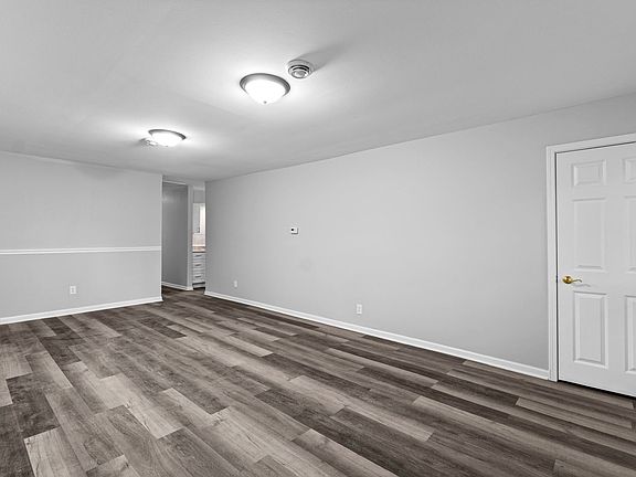 5th image of 348 W Park Ave