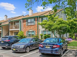 12 Taylor Dr, Franklin Park, NJ 08823