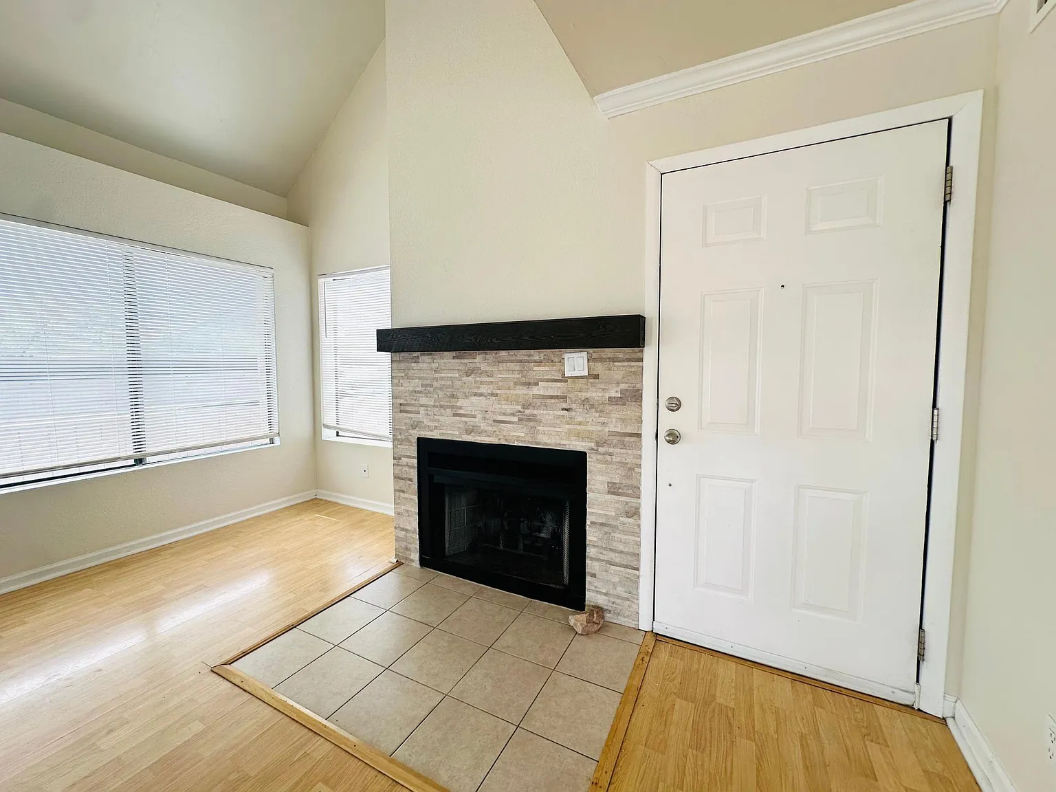 2 bed, 900 sqft, $1,495 — Photo 4