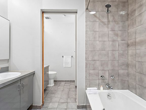 3rd image of 90 Hudson St APT 6F
