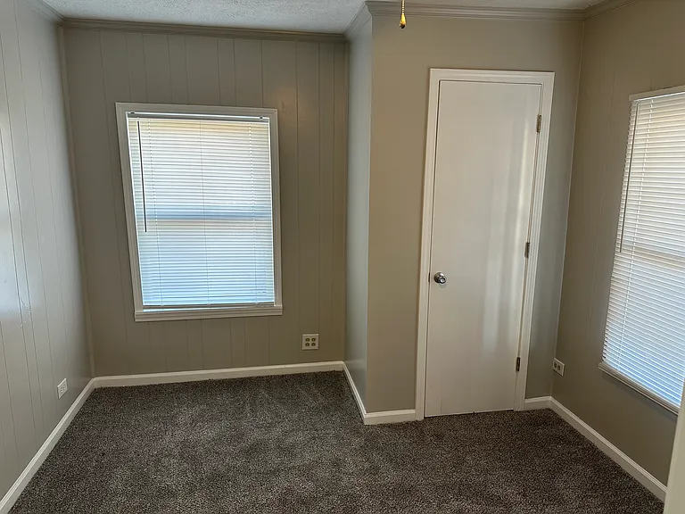 105 Sanford Rd — Photo 5