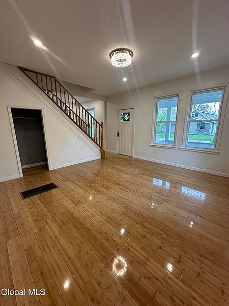 5th image of 11 Parkis Street