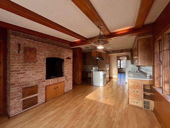 5th image of 612 10th St SW