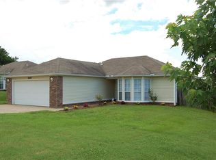 1640 Pioneer St, Springdale, AR 72764