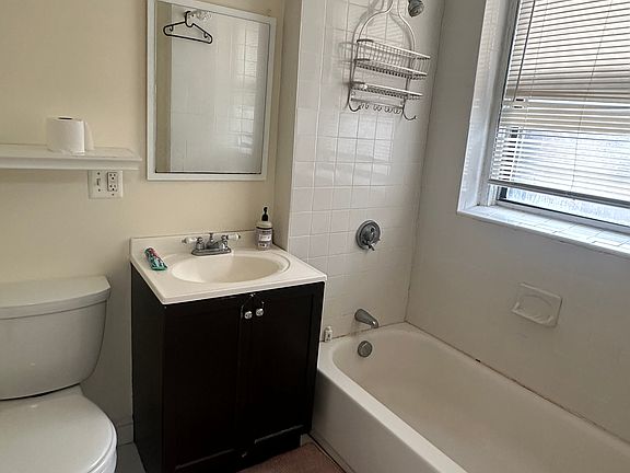 4th image of 39 Hemenway St APT 23