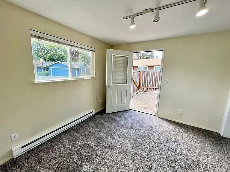 1707 College Pl — Photo 20