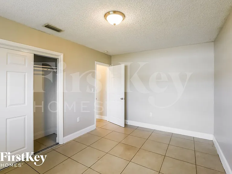 960 N 73rd Way — Photo 13