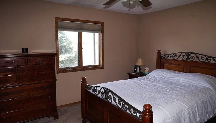 3 bed, 2500 sqft, $2,395 — Photo 4
