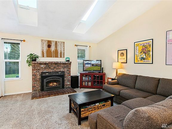 2nd image of 5018 136th Pl NE