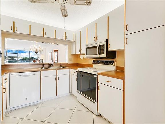 3rd image of 10670 W Clairmont Cir #302