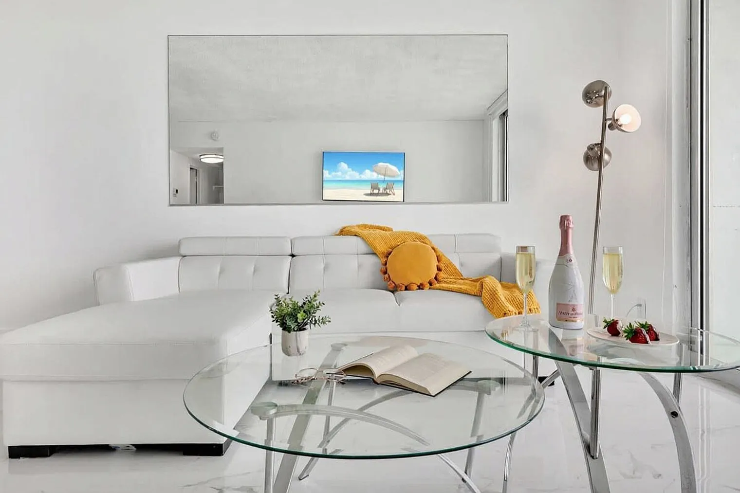 1 bed, 1.0 bath, 871 sqft, $3,136 — Photo 1