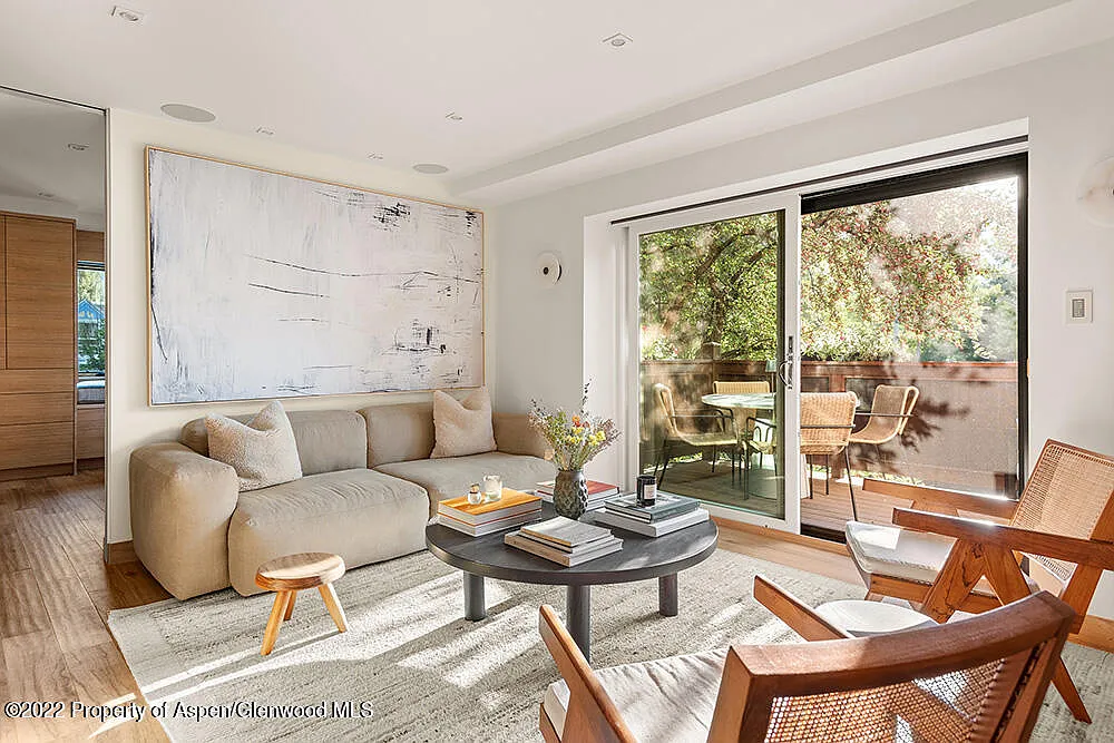 1 bed, 1.0 bath, 466 sqft, $10,500 — Photo 2
