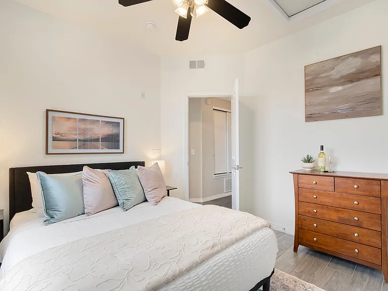 2133 Krisron Rd #D-302 — Photo 16
