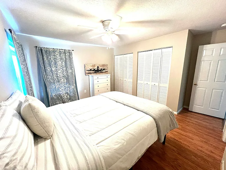 Bedroom 2 organic queen bed