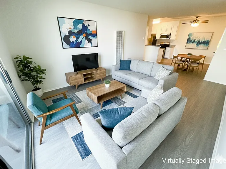 11018 Moorpark Apartments — Photo 33