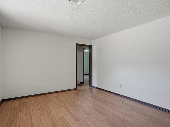 4th image of 5217 Brookdale Dr