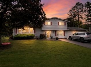 118 Ivy Ln, Syracuse, NY 13219