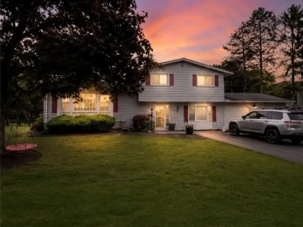 118 Ivy Ln, Syracuse, NY 13219