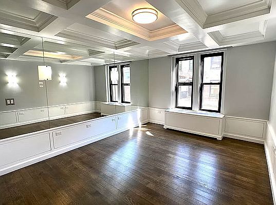 3rd image of 240 W 73rd St APT 519