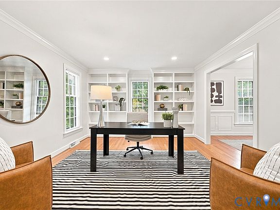 3rd image of 2723 London Park Dr