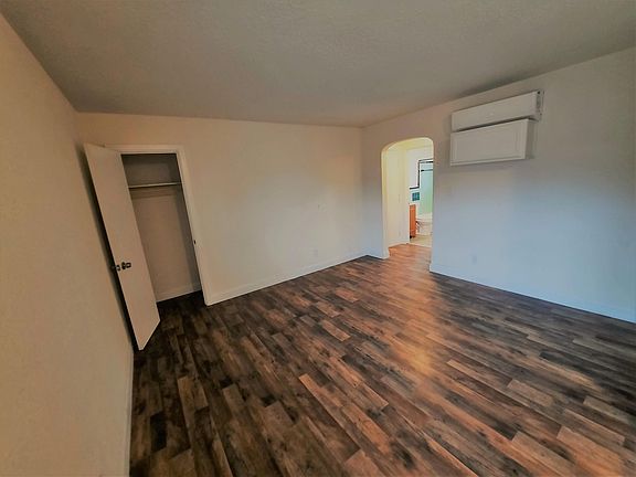 5th image of 1005 Little Bay Ave #B8