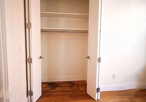 5th image of 160 Meserole St #3RF
