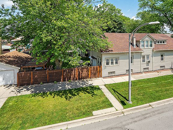 5th image of 1347 Marengo Ave APT 1