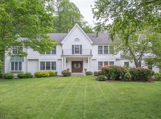 40 Old Farmstead Rd, Chester, NJ 07930