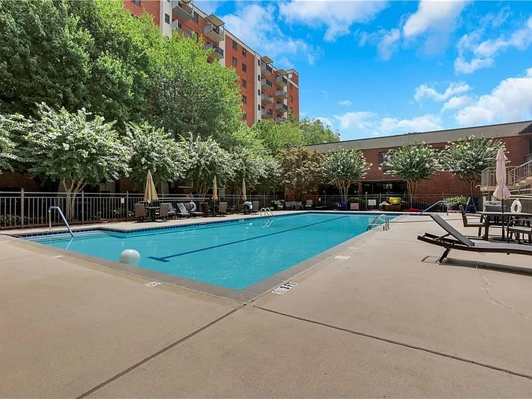 300 Johnson Ferry Rd NE #B902 — Photo 33