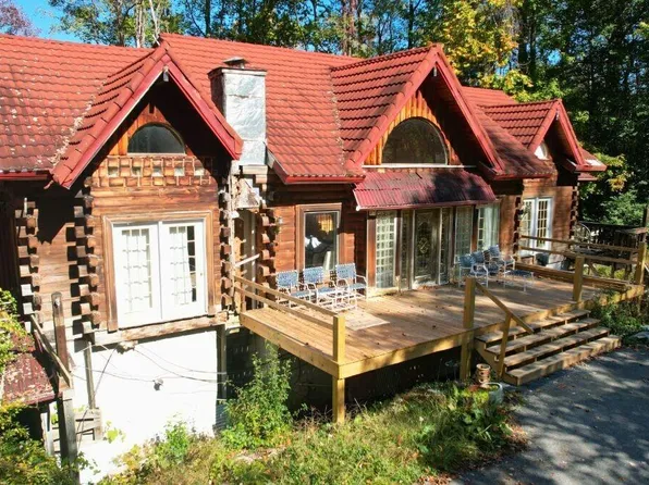 516 Summersville Lake Rd, Mount Nebo, WV 26679