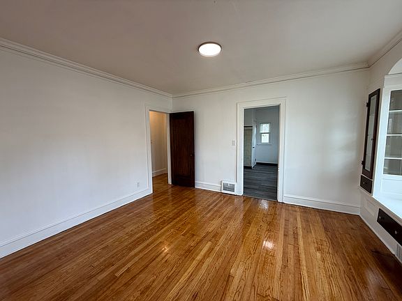 3rd image of 4162 W 140th St