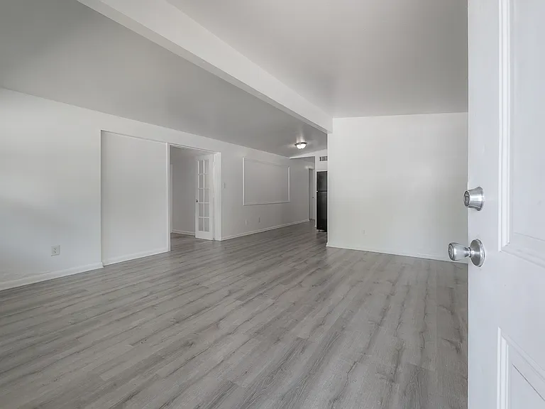4017 N Seminole Ave — Photo 4
