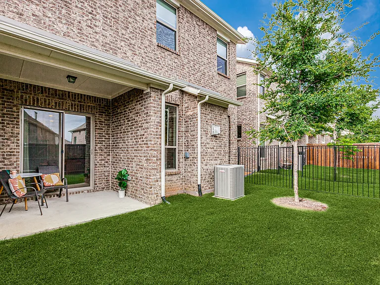 8254 Primrose Way — Photo 16