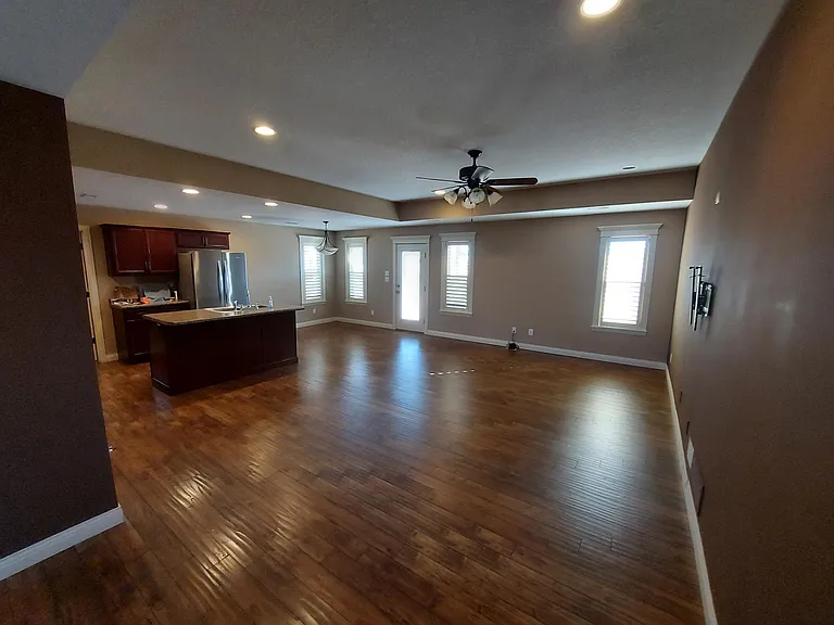 5000 Loyalist Ln — Photo 2
