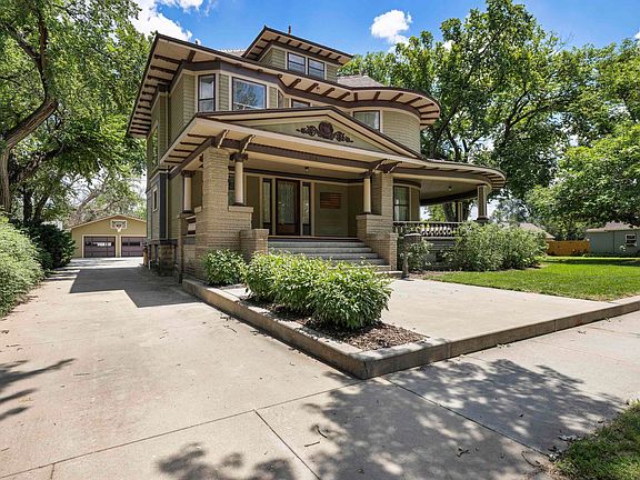4th image of 204 N 6th St