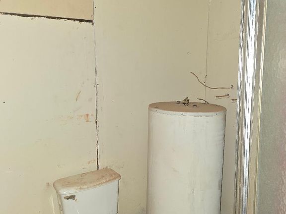 5th image of 405 N 10th St