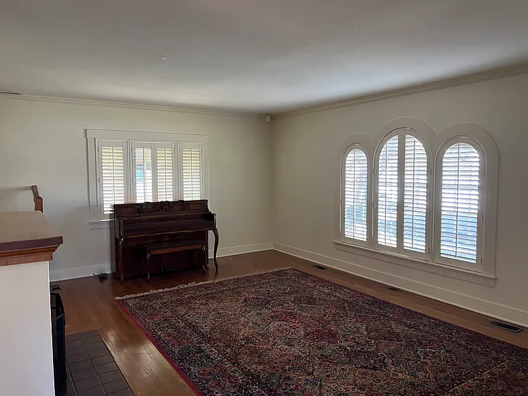 481 Rosemont St — Photo 4