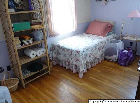 5th image of 93 E Macon Ave