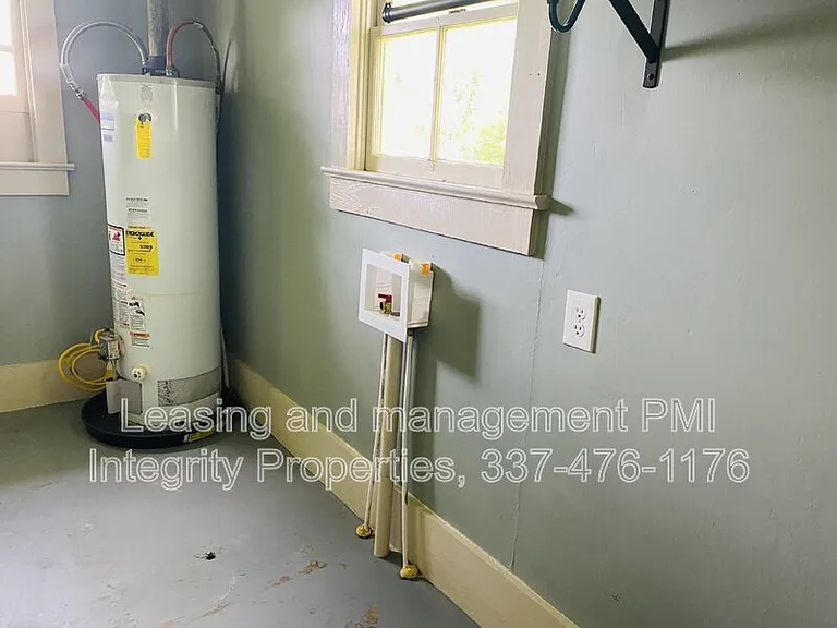306 S Lee Ave — Photo 16