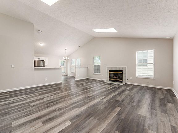 2nd image of 1606 Autumn Village Dr
