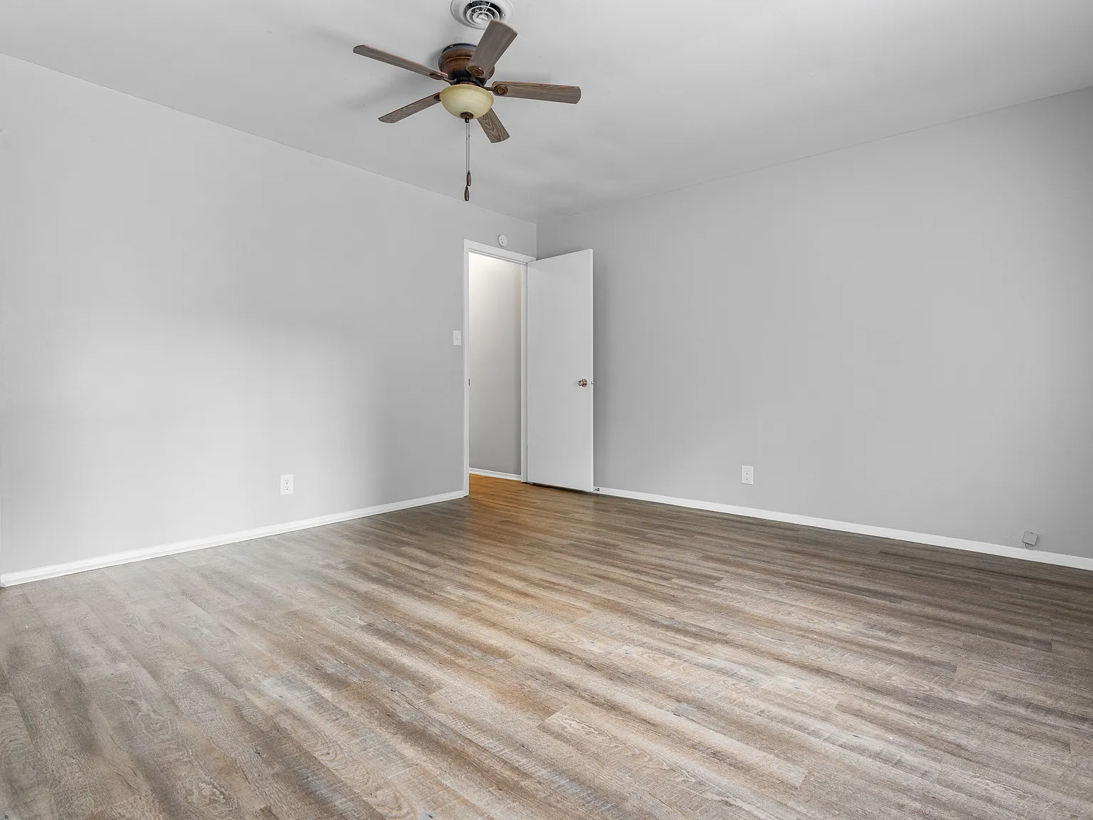 2 bed, 1.5 bath, 1000 sqft, $1,395 — Photo 4