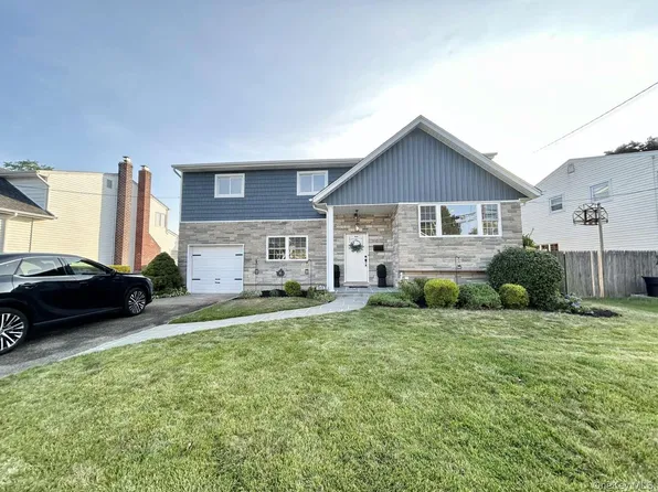 2956 Judith Drive, Merrick, NY 11566