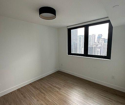 5th image of 650 NE 7th St #200