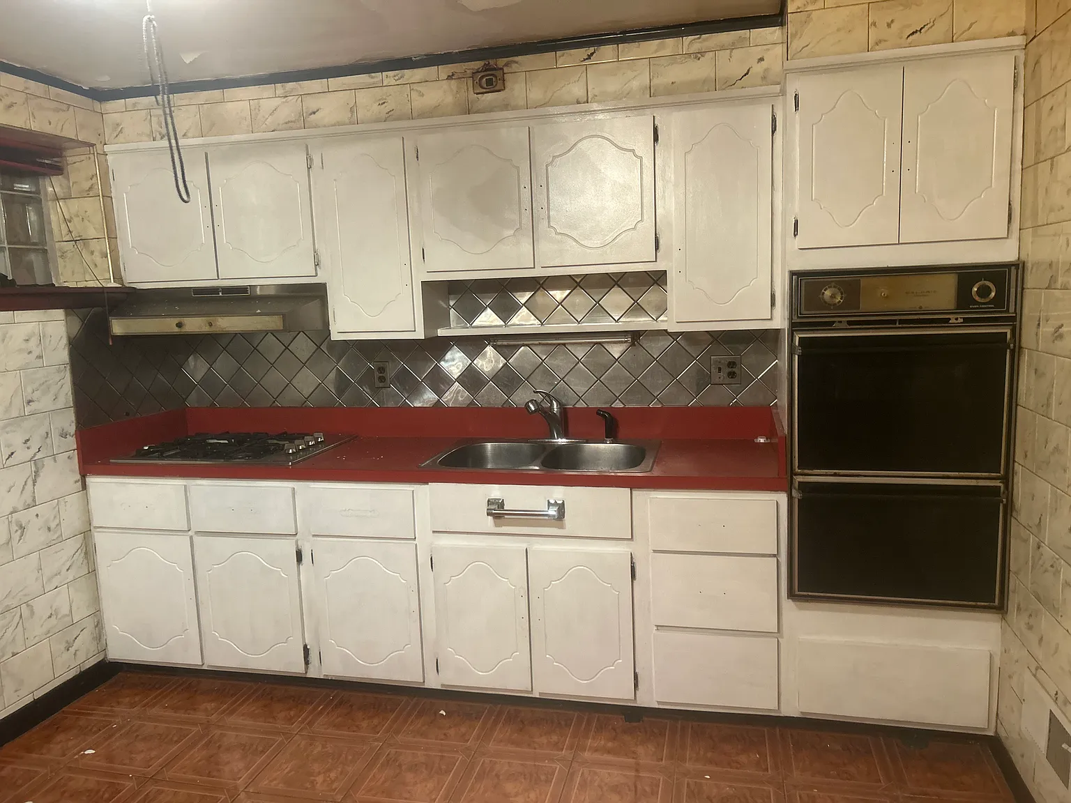 3 bed, 1001 sqft, $1,850 — Photo 2