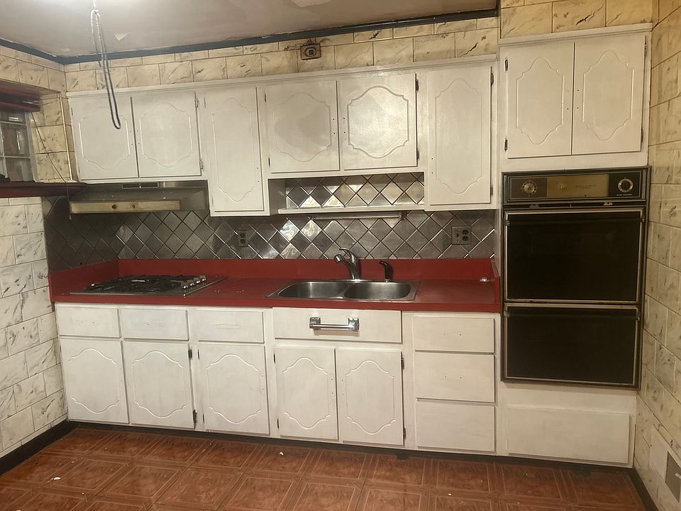 2nd image of 1813 Dunmere Rd