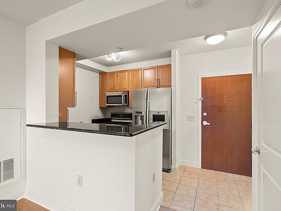 4th image of 11760 Sunrise Valley Dr APT 212