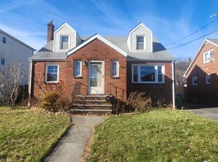 710 Knopf St, Linden, NJ 07036