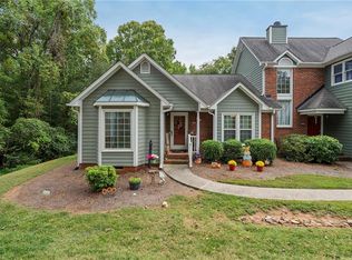 2836 Shadowbrook Ln, Winston Salem, NC 27103
