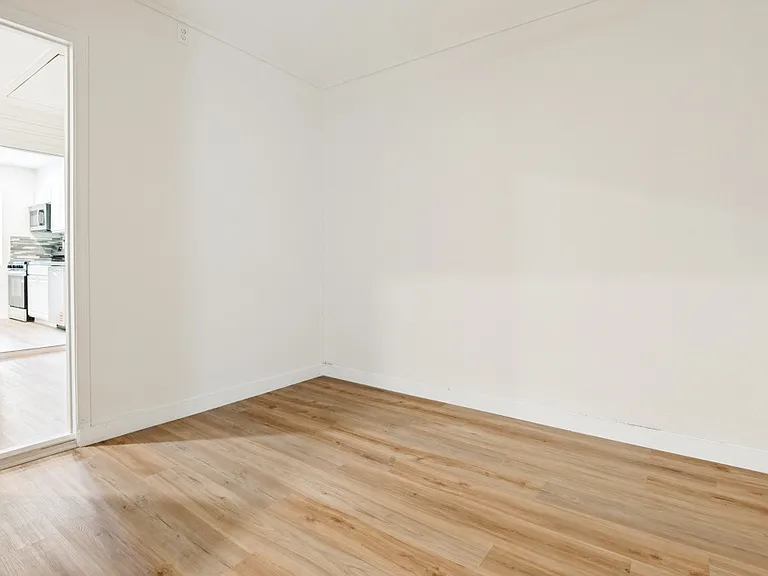 109 Sunset Dr — Photo 2