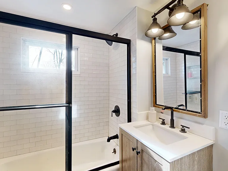 319 Midway Dr — Photo 3